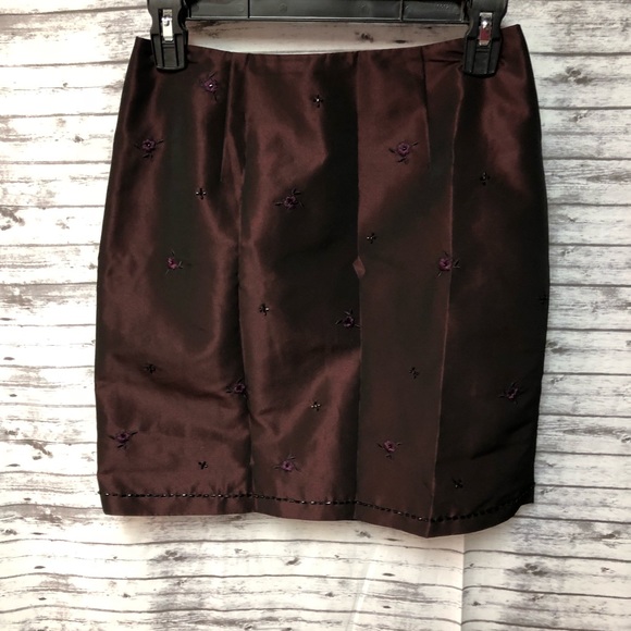 Size 2 Ann Taylor Elegant Pencil Skirt - Picture 3 of 8